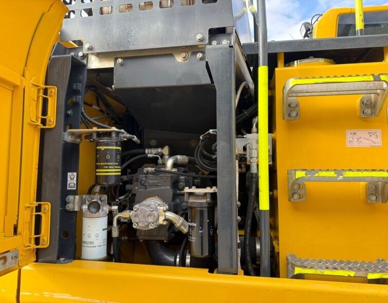 KOMATSU  PW160-11 + EPIROC HAMMER